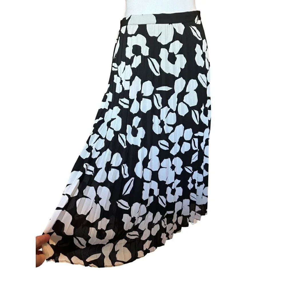 Tahari Arthur S. Levine Women's Pleated Skirt Sz 18 Black White Lined Floral NEW